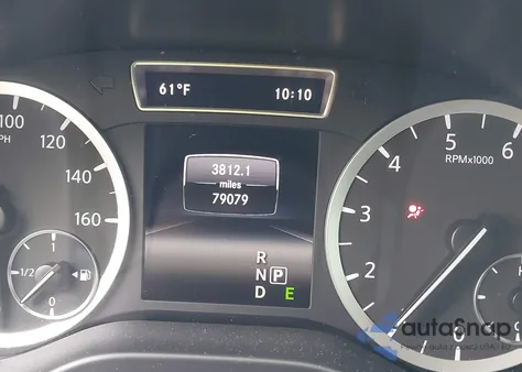 2017 Infiniti Qx30 Premium z USA, uszkodzony, nr VIN SJKCH5CR4HA015956